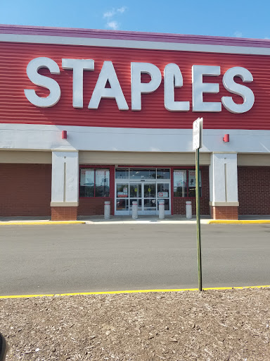 Office Supply Store «Staples», reviews and photos, 84 Southgate Square, Colonial Heights, VA 23834, USA
