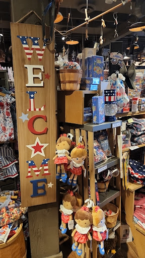 American Restaurant «Cracker Barrel Old Country Store», reviews and photos, 1301 League Line Rd, Conroe, TX 77304, USA