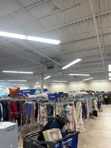 Thrift Store «Goodwill Avon Store & Donation Station», reviews and photos, 260 W Main St, Avon, CT 06001, USA