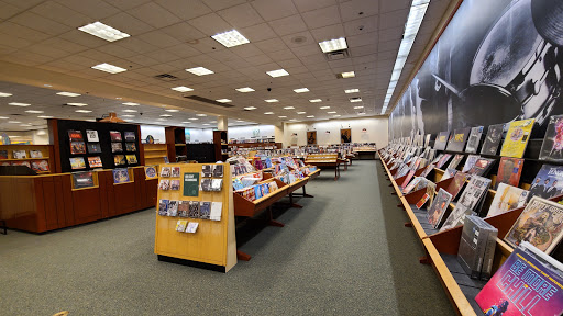 Book Store «Barnes & Noble», reviews and photos, 11802 Dale Mabry Hwy, Tampa, FL 33618, USA