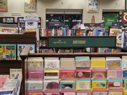 Book Store «Barnes & Noble», reviews and photos, 19401 Alderwood Mall Pkwy, Lynnwood, WA 98036, USA