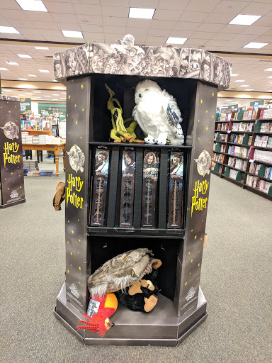 Book Store «Barnes & Noble», reviews and photos, 235 Union St, Waterbury, CT 06706, USA