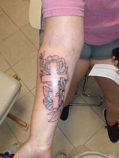 Find tattoo ideas western for your next unique tattoo in Bowman at iTat Tattoo Studio