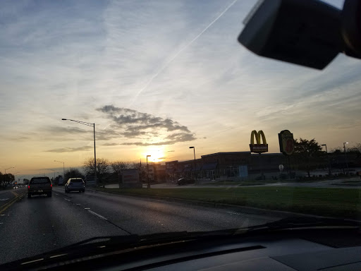 Shopping Mall «Crystal Point Mall Shopping Center», reviews and photos, 6000 Northwest Hwy, Crystal Lake, IL 60014, USA