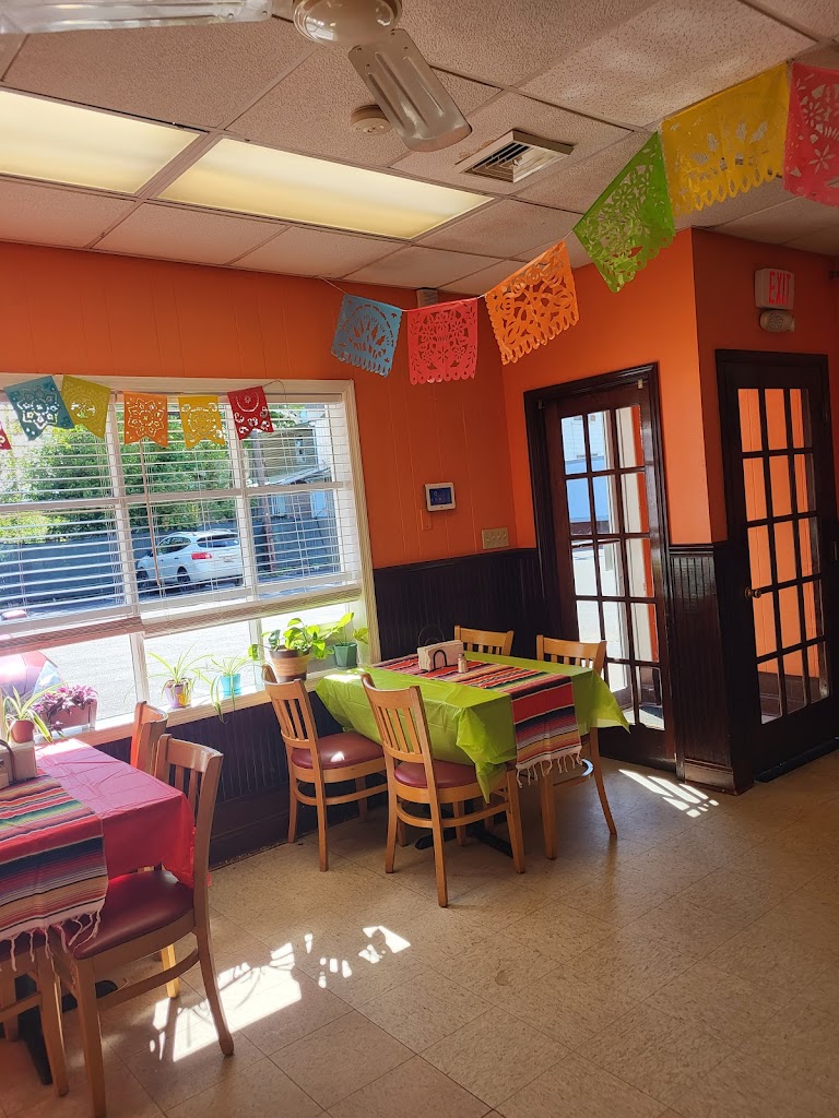 Alquisiras Restaurant 19320