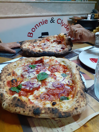 Bonnie e Clyde Pizzeria in Bastardo, Provincia di Perugia