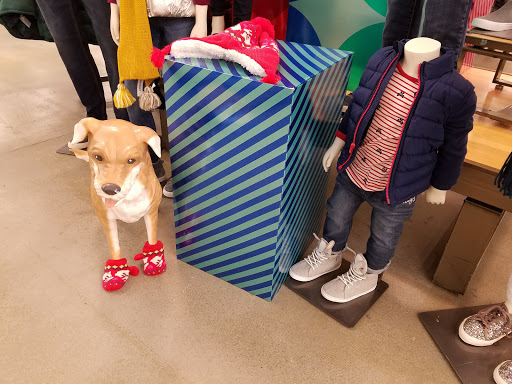 Clothing Store «Old Navy», reviews and photos, 874 Donald Lynch Blvd, Marlborough, MA 01752, USA