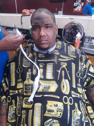Barber Shop «platinum stylez barbershop», reviews and photos, 321 E 200th St, Euclid, OH 44119, USA
