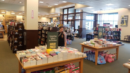 Book Store «Barnes & Noble», reviews and photos, 800 Settlers Ridge Center Dr, Pittsburgh, PA 15205, USA