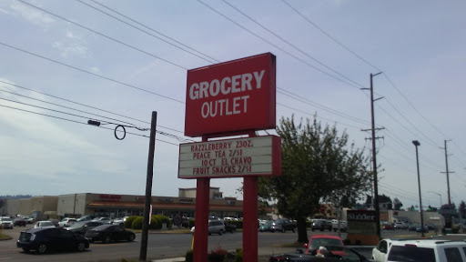 Grocery Store «Grocery Outlet Bargain Market», reviews and photos, 920 Ocean Beach Hwy, Longview, WA 98632, USA