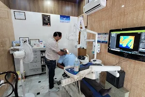 Treat Dental & Implant Centre ( Dr Wasim image