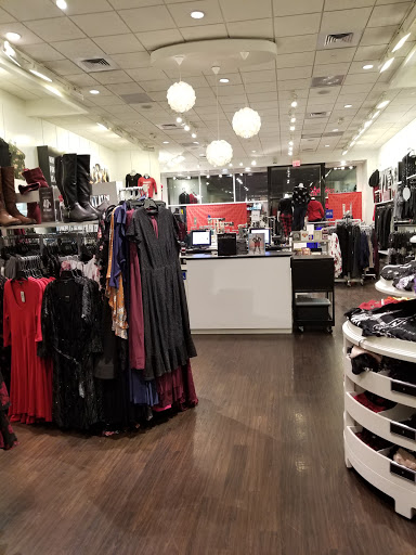 Clothing Store «Torrid», reviews and photos, 2270 E Williams Field Rd Suite # 684, Gilbert, AZ 85296, USA