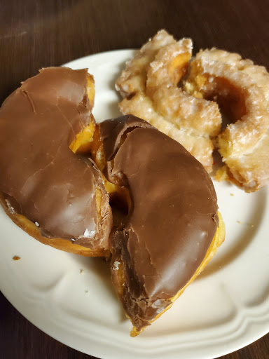 Donut Shop «Puffy Cream Donuts Plus», reviews and photos, 3390 Coachman Rd, Eagan, MN 55121, USA