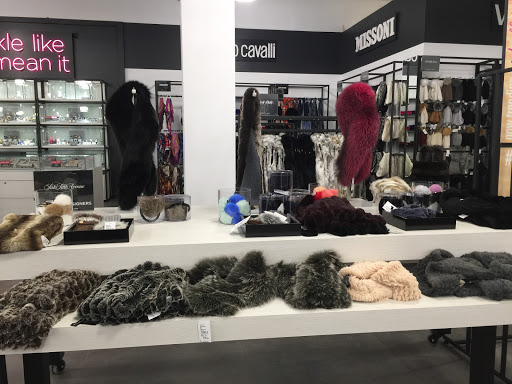 Department Store «Saks OFF 5TH», reviews and photos, 1675 Rockville Pike, Rockville, MD 20852, USA