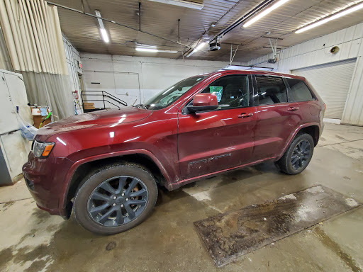 Volkswagen Dealer «Langway Chevrolet Volkswagen Of Manchester Center, Vt», reviews and photos, 4847 Main St, Manchester Center, VT 05255, USA