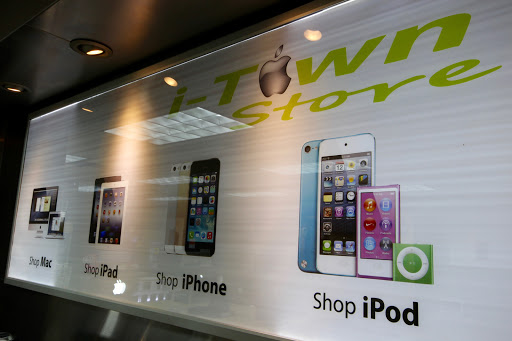 Electronics Store «I-Town Store», reviews and photos, 217 SE 1st St, Miami, FL 33131, USA