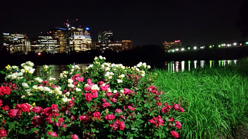 National Park «Georgetown Waterfront Park», reviews and photos, Water St NW, Washington, DC 20007, USA