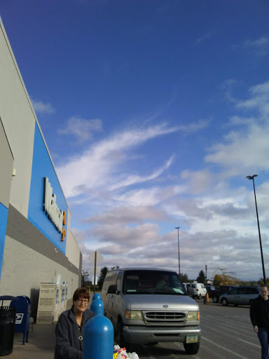Department Store «Walmart Supercenter», reviews and photos, 415 Industrial Ave, Grinnell, IA 50112, USA