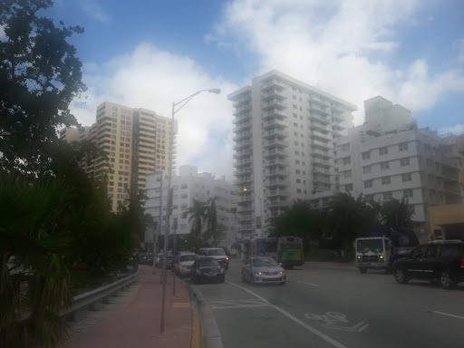 Liquor Store «Riviera Liquors», reviews and photos, 2401 Collins Ave # C1, Miami, FL 33140, USA