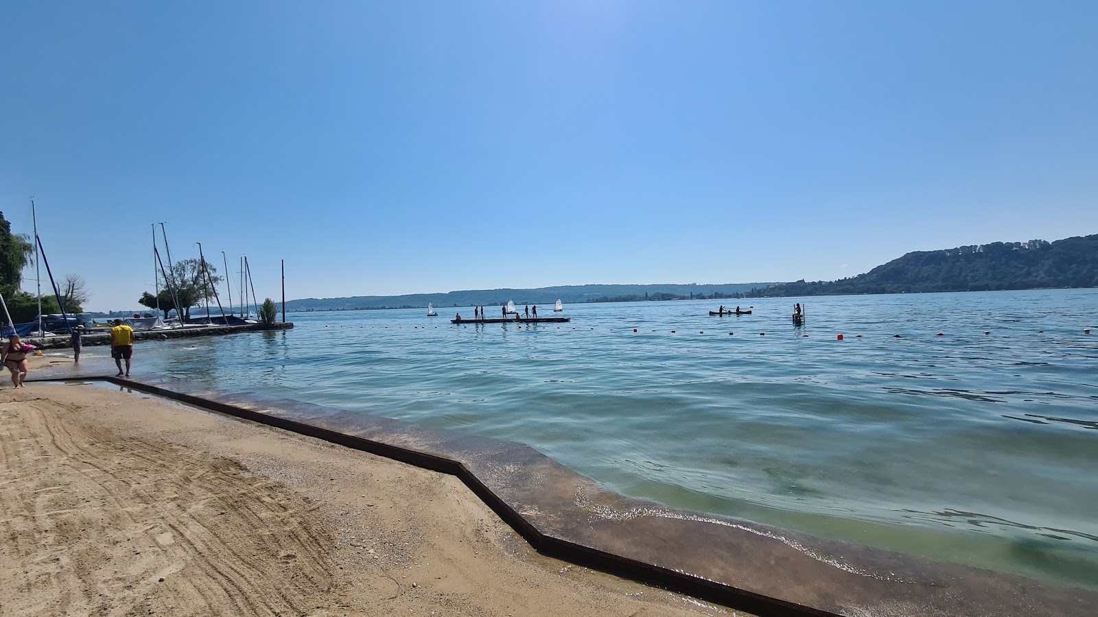 Photo de Plage de La Neuveville avec un rivage droit