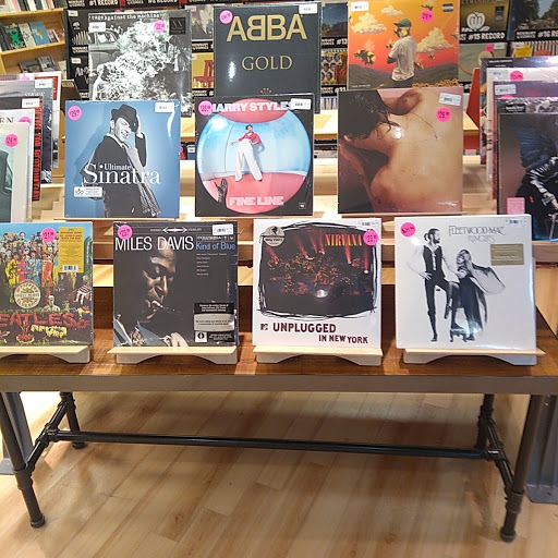 Comic Book Store «Newbury Comics», reviews and photos, 99 Rockingham Park Blvd, Salem, NH 03079, USA