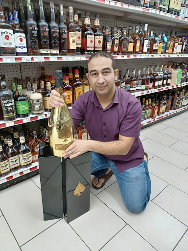 Liquor Store «Royal Liquors», reviews and photos, 801 Southwest Blvd, Kansas City, MO 64108, USA