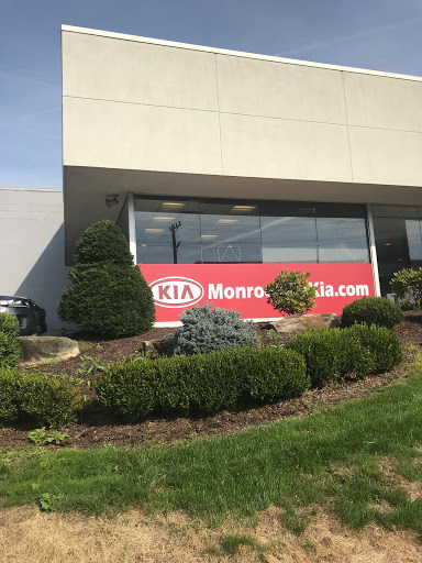 Kia Dealer «Monroeville Kia», reviews and photos, 3721 William Penn Hwy, Monroeville, PA 15146, USA