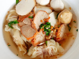 หนึ่งเย็นตาโฟ ตลาดสายสัมพันธ์