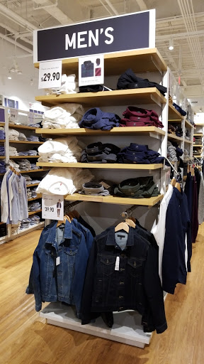 UNIQLO Bay Street image
