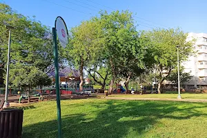 HaShahar Park image
