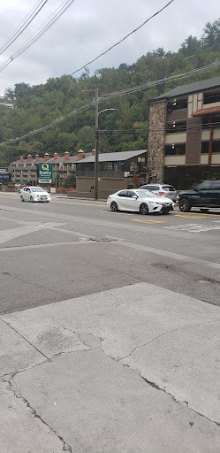 Liquor Store «Parkway Liquor Store», reviews and photos, 288 Parkway, Gatlinburg, TN 37738, USA