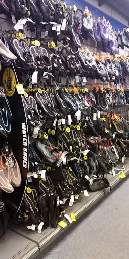 Sporting Goods Store «Big 5 Sporting Goods - Placerville», reviews and photos, 284 Placerville Dr, Placerville, CA 95667, USA