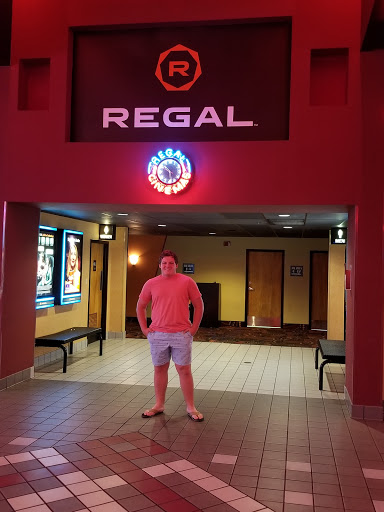 Movie Theater «Regal Cinemas Strawbridge Marketplace 12», reviews and photos, 2133 General Booth Blvd, Virginia Beach, VA 23454, USA