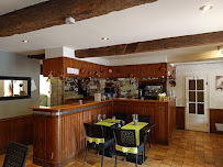 Atmosphère du Restaurant Relais du Château à Saint-Blancard - n°1