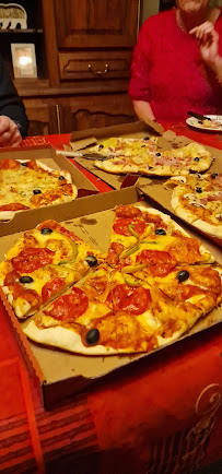 Plats et boissons du Pizzeria Le Studio Pizz à Commentry - n°18