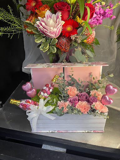 Florist «Artistic Florist Of Tampa», reviews and photos, 2509 W Busch Blvd, Tampa, FL 33618, USA