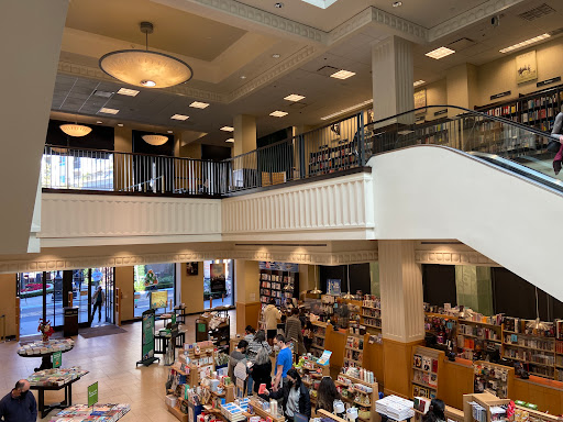 Book Store «Barnes & Noble», reviews and photos, 210 Americana Way, Glendale, CA 91210, USA