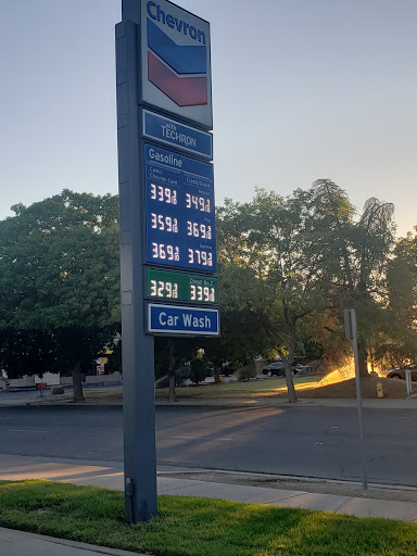 Gas Station «Chevron Coalinga», reviews and photos, 307 W Elm Ave, Coalinga, CA 93210, USA