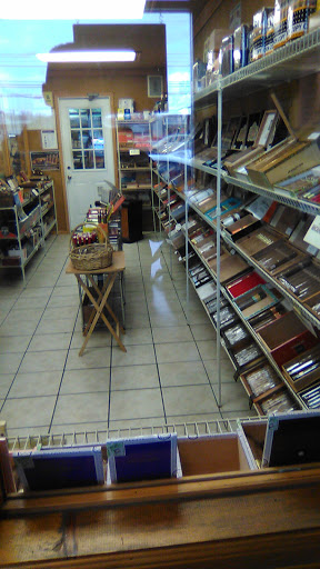 Tobacco Shop «Smokes 4 Less», reviews and photos, 814 NY-82, Hopewell Junction, NY 12533, USA