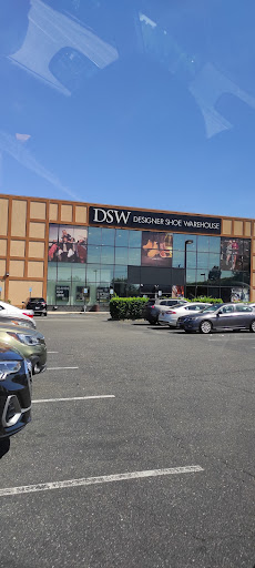 Shoe Store «DSW Designer Shoe Warehouse», reviews and photos, 357 Old Country Rd, Carle Place, NY 11514, USA