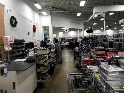 Clothing Store «K&G Fashion Superstore», reviews and photos, 4625 S Cooper St, Arlington, TX 76017, USA