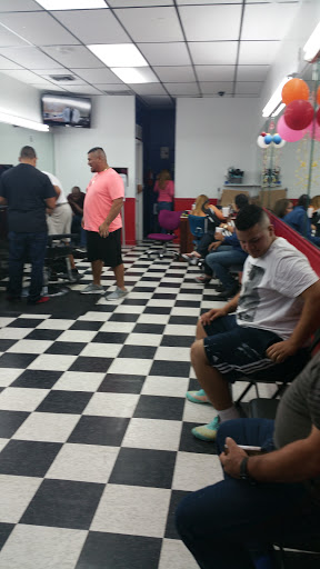 Barber Shop «Bueno Barbershop», reviews and photos, 463 NE 167th St, North Miami Beach, FL 33162, USA