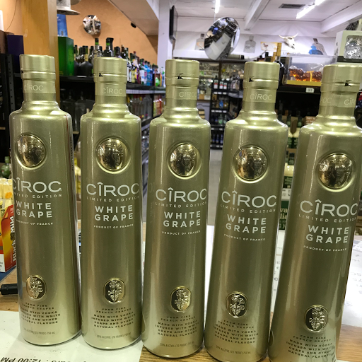 Liquor Store «Longhorn Liquor Store», reviews and photos, 223 NW Broad St, Murfreesboro, TN 37130, USA