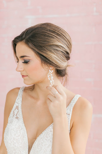 Clothing Alteration Service «Malindy Elene Bridal Boutique», reviews and photos, 2109 W Kennedy Blvd, Tampa, FL 33606, USA