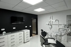 Essaadi Dental Center image