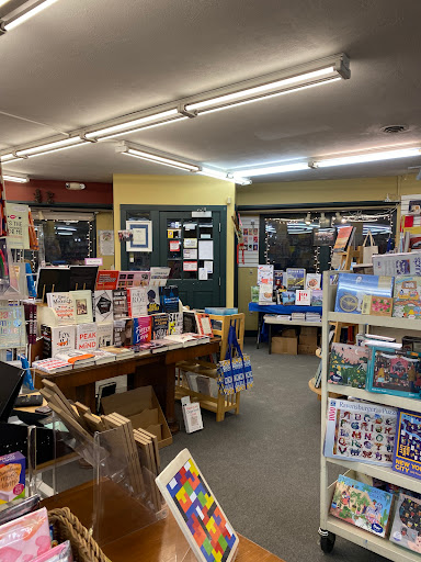 Book Store «Book Ends», reviews and photos, 559 Main St, Winchester, MA 01890, USA