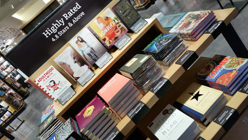 Book Store «Amazon Books», reviews and photos, 3441 N Southport Ave, Chicago, IL 60657, USA
