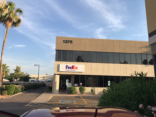 Shipping and Mailing Service «FedEx Ship Center», reviews and photos, 1375 N Hayden Rd, Scottsdale, AZ 85257, USA