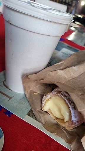 Los Lobos Bakery