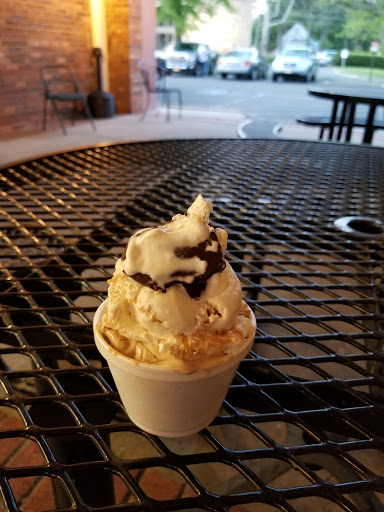 Ice Cream Shop «Hoffmans Ice Cream & Yogurt», reviews and photos, 78 Oceanport Ave, Little Silver, NJ 07739, USA